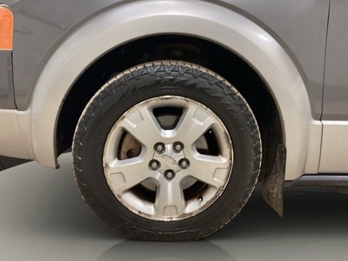 Used 2005 Ford Freestyle SEL image 24