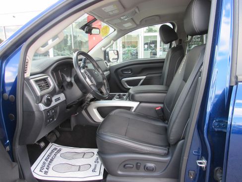Used 2019 Nissan Titan PRO-4X AWD/4WD image 9