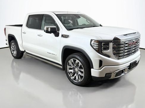 Used 2024 GMC Sierra 1500 Denali AWD/4WD image 2