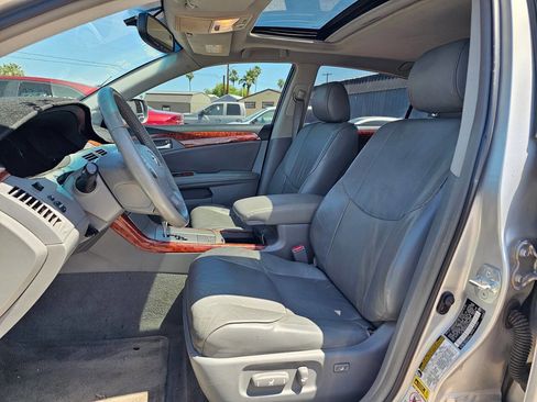Used 2006 Toyota Avalon XLS FWD image 4