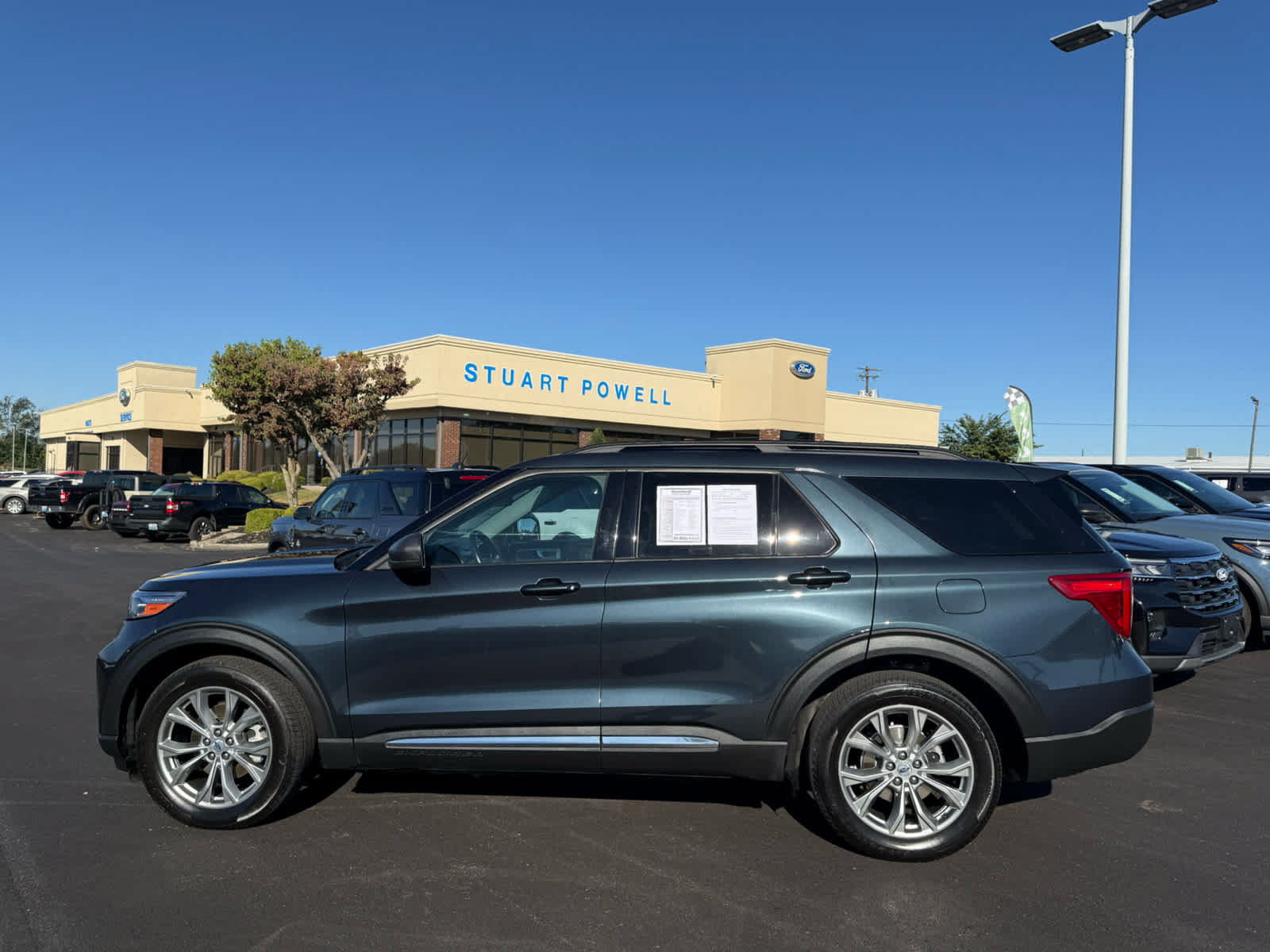 Used 2023 Ford Explorer XLT w/ Equipment Group 202A AWD/4WD image 25