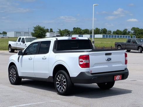 Used 2022 Ford Maverick Lariat FWD image 6