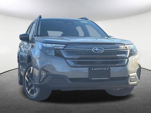 Certified 2025 Subaru Forester Premium AWD/4WD image 3