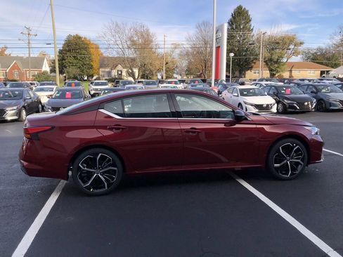 New 2025 Nissan Altima 2.5 SR w/ SR Premium Package image 14