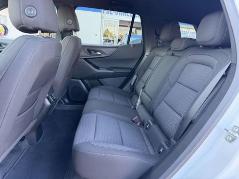 Used 2026 Chevrolet Equinox LT AWD/4WD image 12