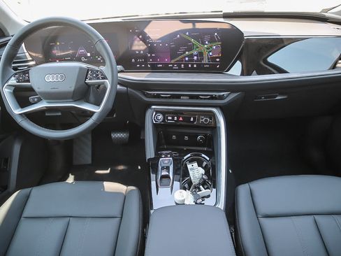 Used 2025 Audi Q5 Premium Plus w/ Premium Plus AWD/4WD image 13