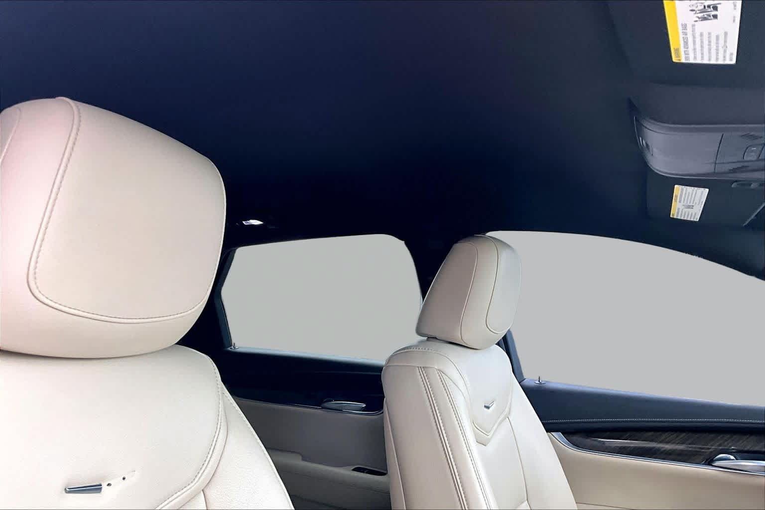 Used 2019 Cadillac XT5 FWD image 16