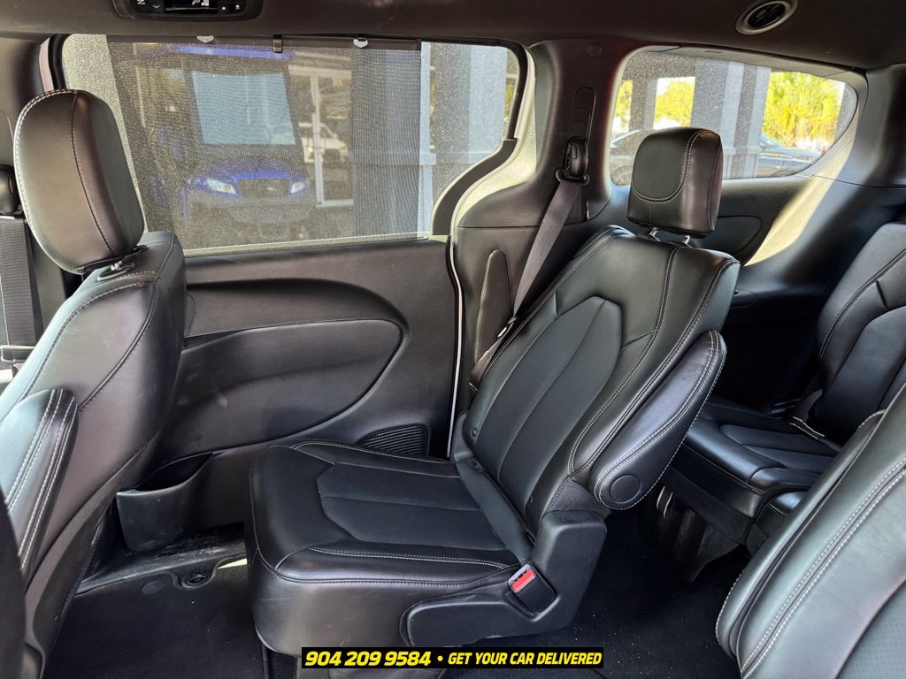 Used 2025 Chrysler Pacifica Select FWD image 21