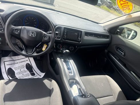 Used 2019 Honda HR-V LX image 17