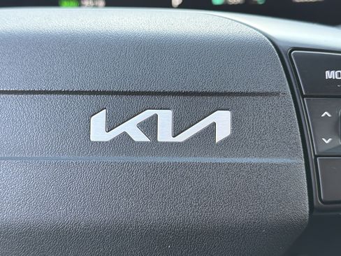 Used 2025 Kia EV6 Light image 24