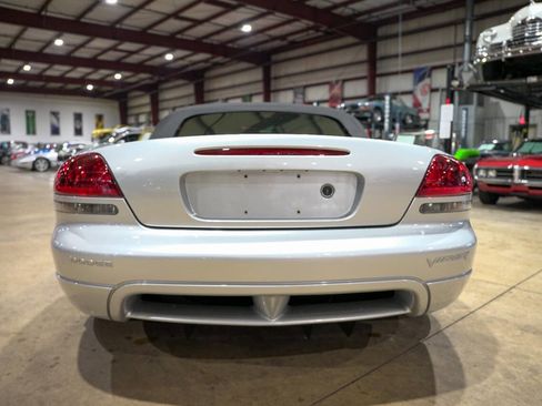 Used 2004 Dodge Viper SRT-10 image 21
