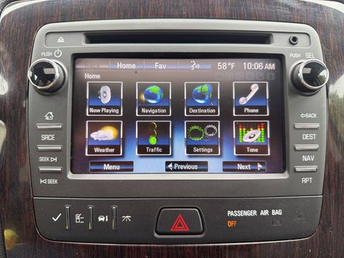 Used 2017 Chevrolet Traverse LT FWD image 18