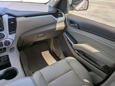 Used 2020 GMC Yukon SLT w/ Premium Edition image 12