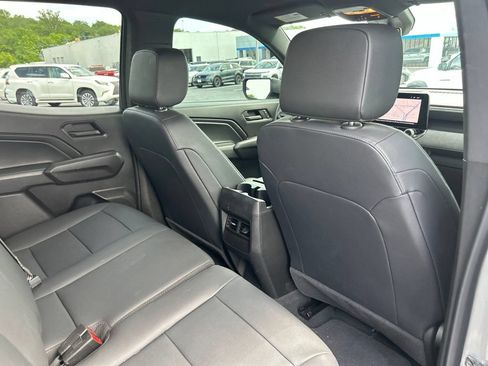 Used 2024 Chevrolet Colorado Trail Boss AWD/4WD image 37