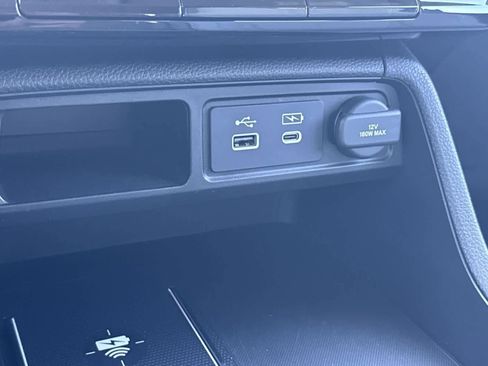 Used 2025 Honda Pilot Elite image 24