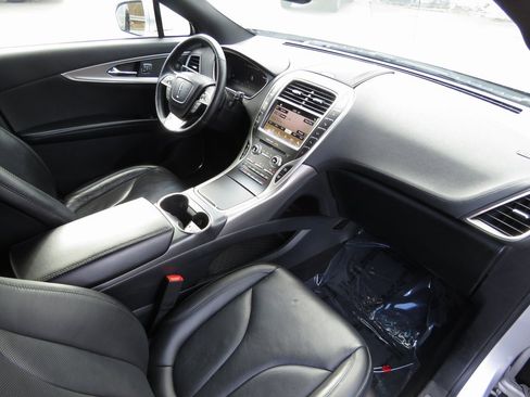 Used 2019 Lincoln Nautilus Reserve image 14