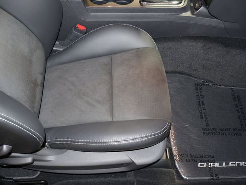 Used 2008 Dodge Challenger SRT8 image 25