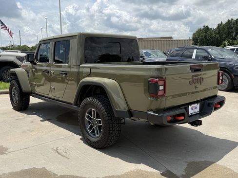 Used 2025 Jeep Gladiator Mojave w/ Convenience Group AWD/4WD image 7