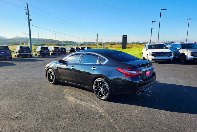 Used 2018 Nissan Altima 2.5 SR FWD image 5