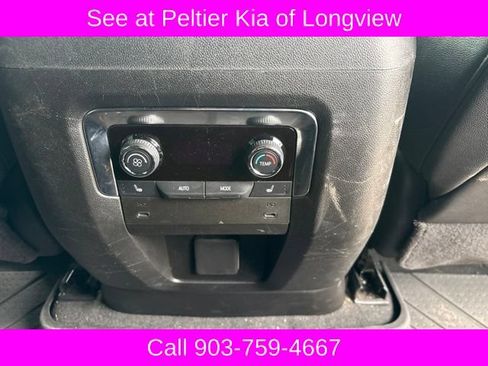 Used 2025 Chevrolet Tahoe High Country AWD/4WD image 12