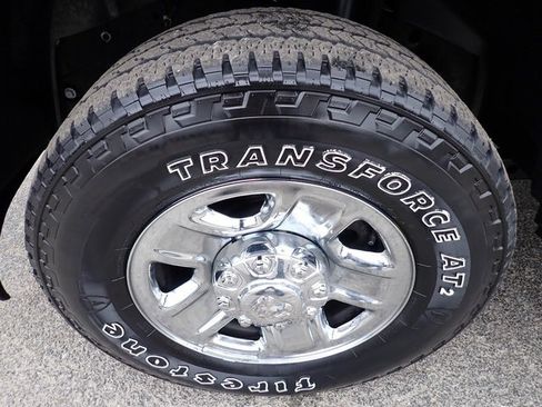 Used 2024 RAM 2500 Tradesman w/ Chrome Appearance Group image 12