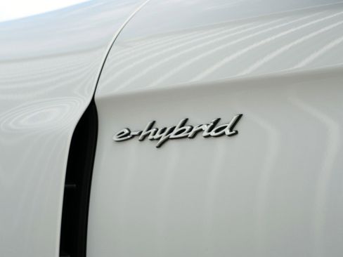 Used 2025 Porsche Panamera 4 w/ Premium Package image 66