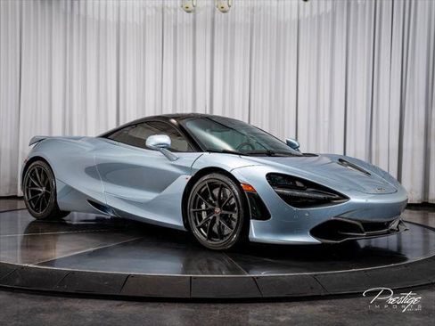 Used 2018 McLaren 720S Luxury RWD image 3