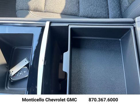 New 2026 Chevrolet Traverse LT w/ LPO, Floor Liner Package FWD image 21