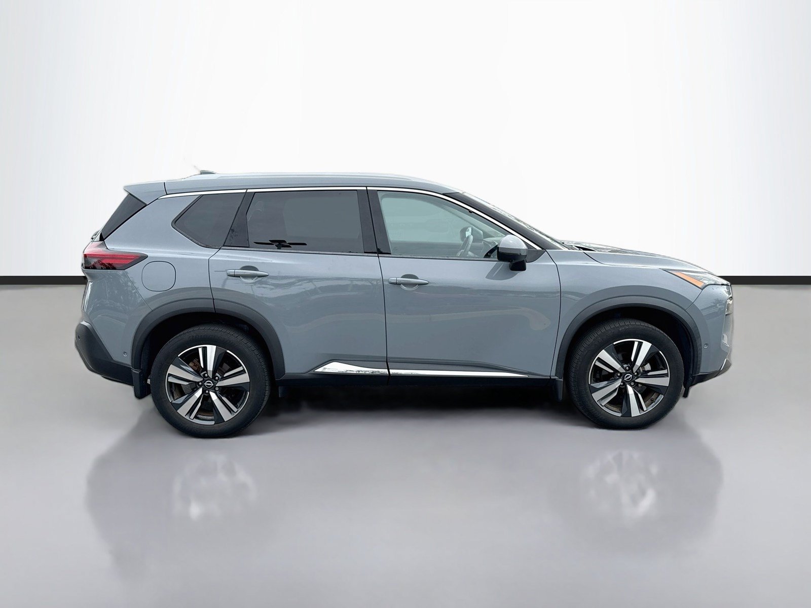 Used 2023 Nissan Rogue SL w/ SL Premium Package FWD image 8