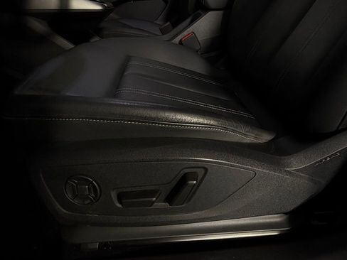 Used 2024 Audi Q4 e-tron Premium Plus w/ Premium Plus image 23