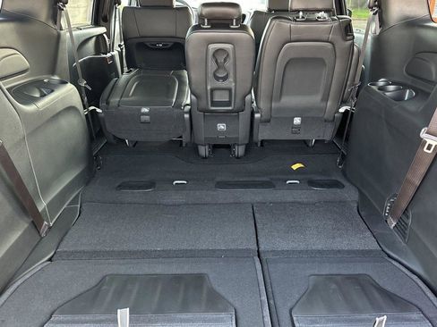 New 2026 Chrysler Pacifica Select image 13