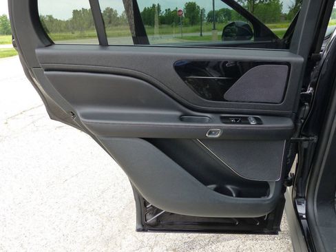 Used 2023 Lincoln Aviator AWD w/ Elements Package image 32