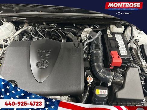 Used 2024 Toyota Camry XSE w/ Navigation Package image 32