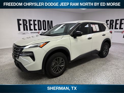 Used 2024 Nissan Rogue S FWD image 1