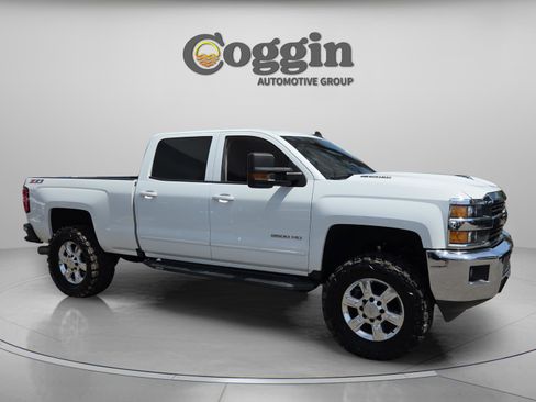 Used 2017 Chevrolet Silverado 2500 LT w/ LT Fleet Convenience Package AWD/4WD image 7