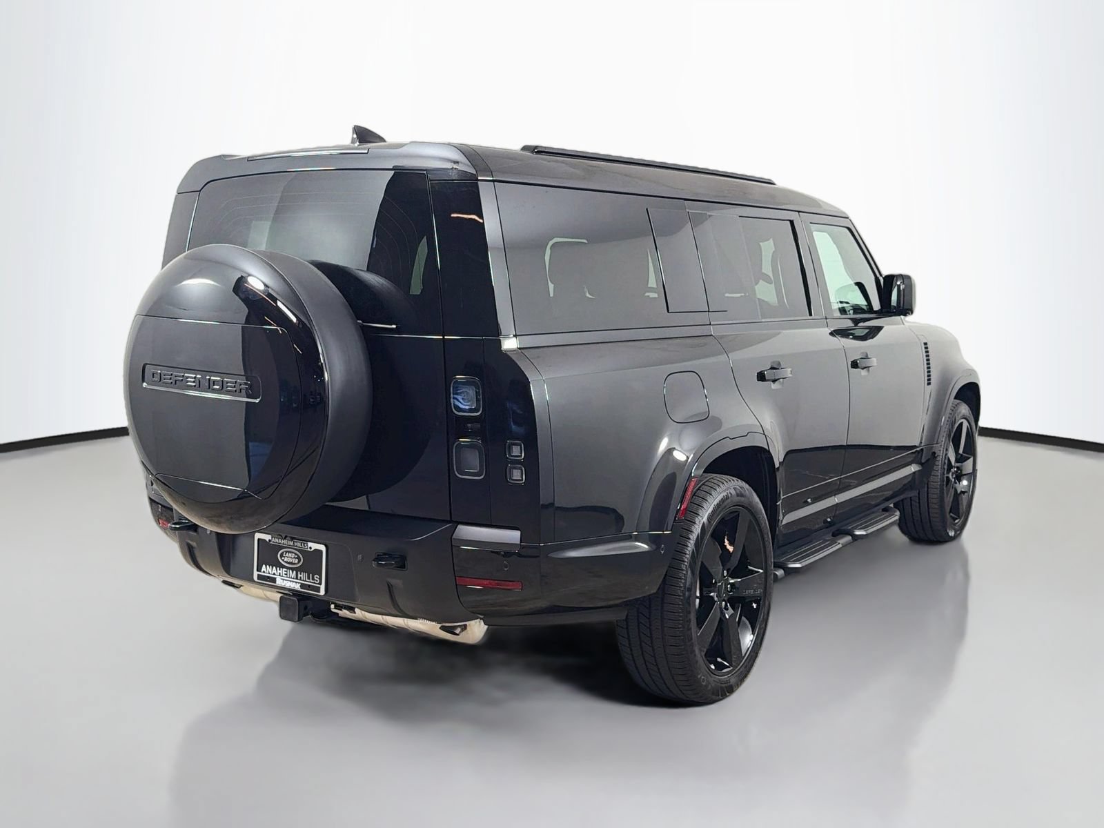 New 2026 Land Rover Defender 130 X-Dynamic SE AWD/4WD image 5