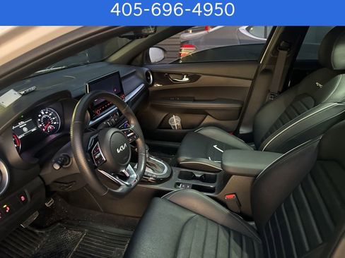 Used 2024 Kia Forte GT-Line w/ GT-Line Premium Package image 16