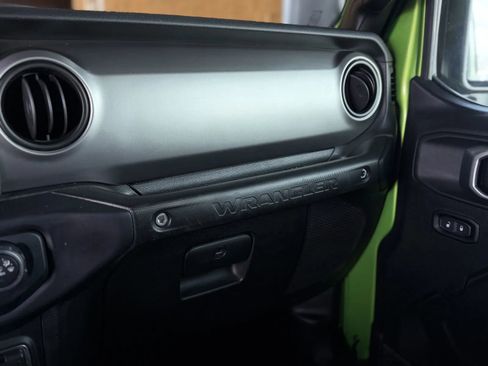 Used 2019 Jeep Wrangler Unlimited Sport S AWD/4WD image 35