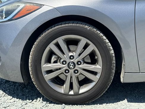 Used 2017 Hyundai Elantra SE FWD image 12