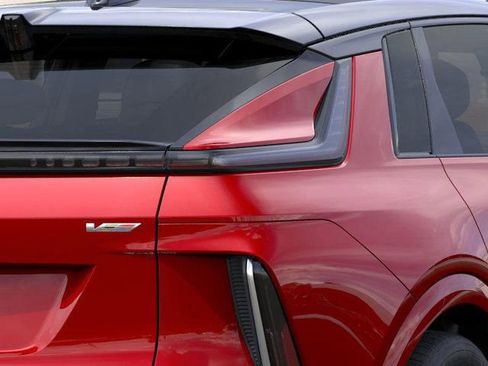 New 2026 Cadillac Lyriq V image 11