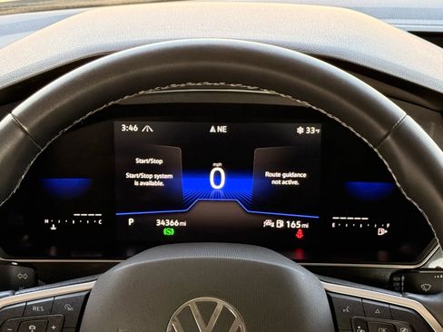 Used 2022 Volkswagen Tiguan SE image 36