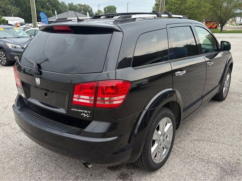 Used 2009 Dodge Journey R/T w/ Entertainment Group #2 AWD/4WD image 4