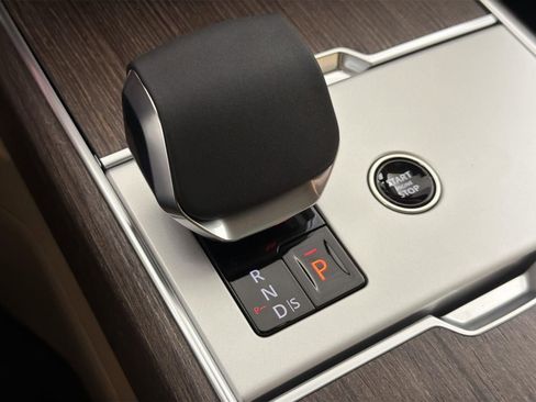 New 2026 Land Rover Range Rover SE image 16