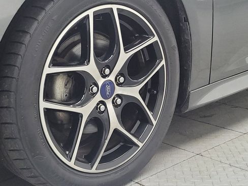 Used 2016 Ford Focus SE w/ SE Sport Package FWD image 31