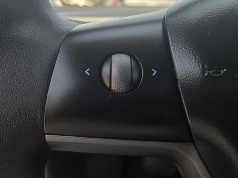 Used 2023 Tesla Model 3 Standard Range RWD image 18