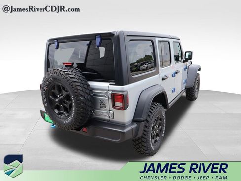 Used 2023 Jeep Wrangler Unlimited w/ Cold Weather Group AWD/4WD image 5