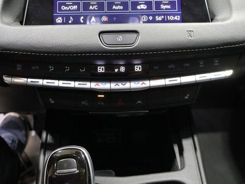 Used 2021 Cadillac XT4 Premium Luxury w/ Sun And Sound Package AWD/4WD image 36