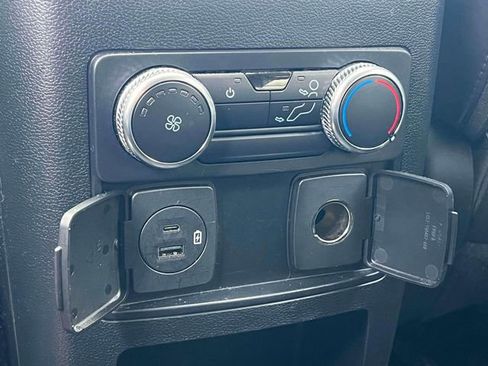 Used 2022 Ford Explorer XLT w/ Equipment Group 202A AWD/4WD image 20