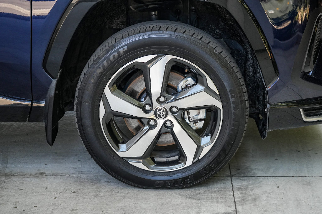 Used 2023 Toyota RAV4 SE w/ Weather & Moonroof Package AWD/4WD image 10