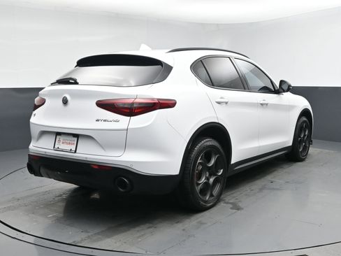 Used 2018 Alfa Romeo Stelvio Sport w/ Quick Order Package 22J Sport AWD/4WD image 23